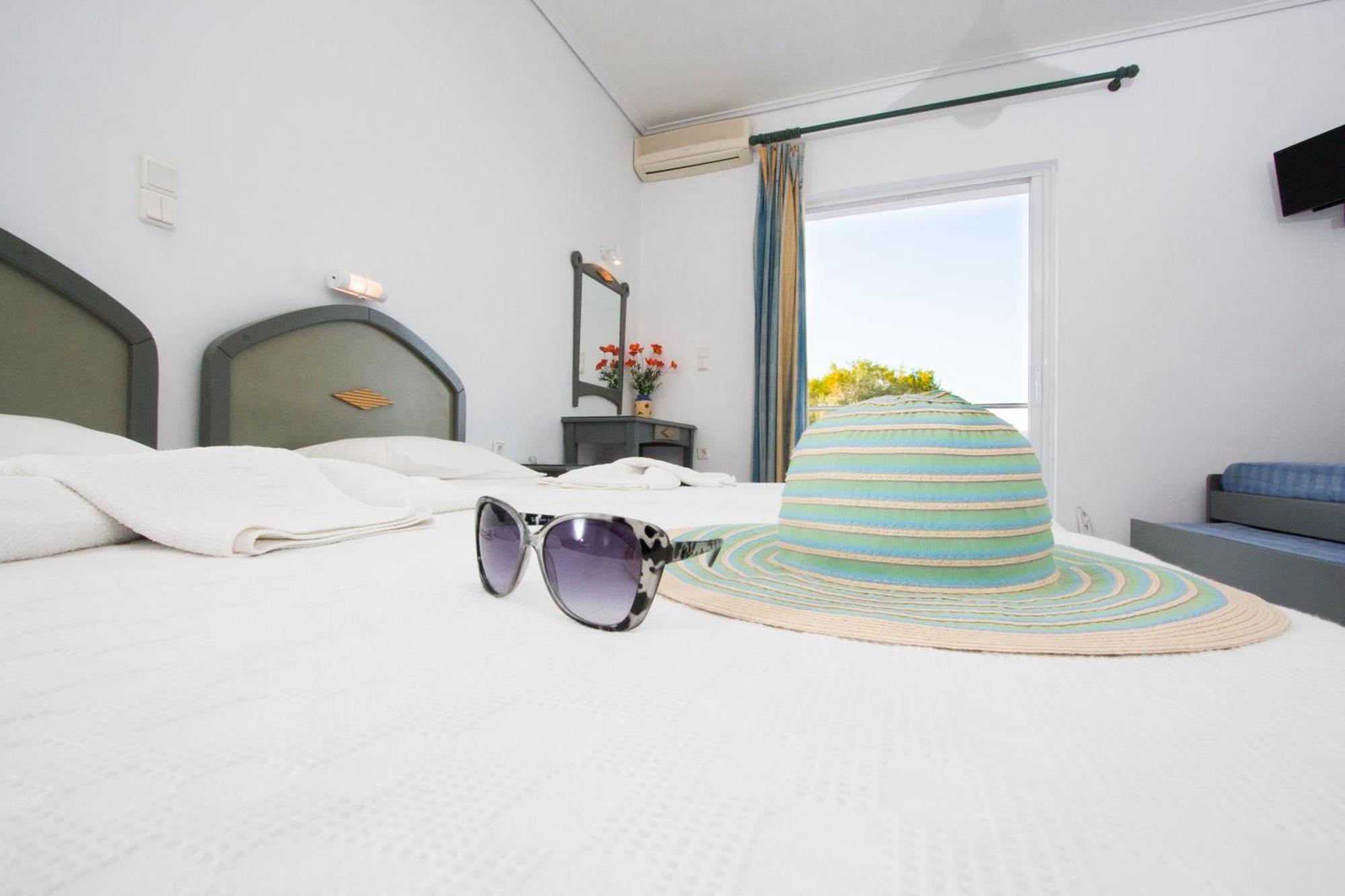 Papidakis Studios Agia Marina Zimmer foto